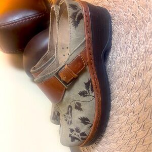 Klogs Brown and Tan Floral Mules
